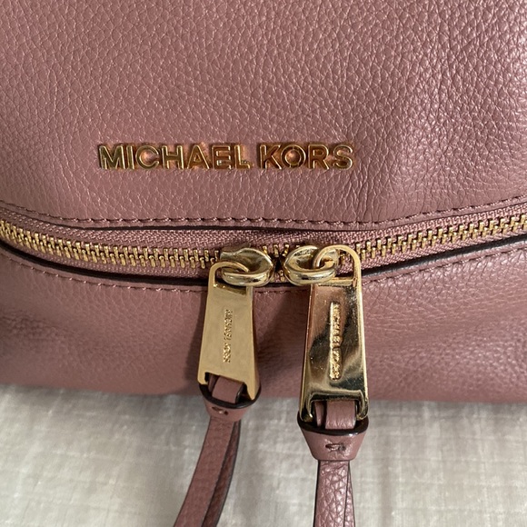 Michael Kors leather backpack - Picture 2 of 8